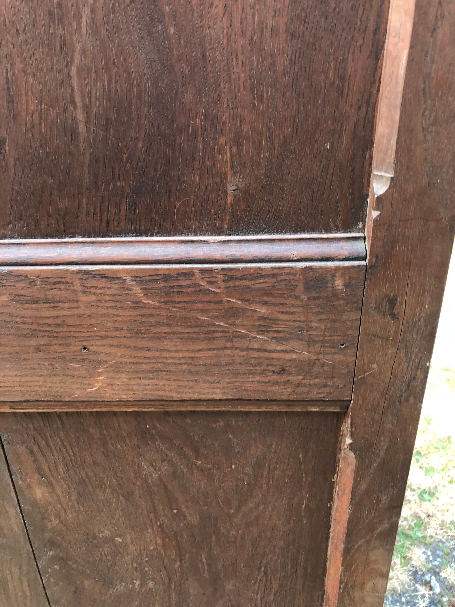 Armoire vintage parisienne à 1 porte vitrée en chêne massif.