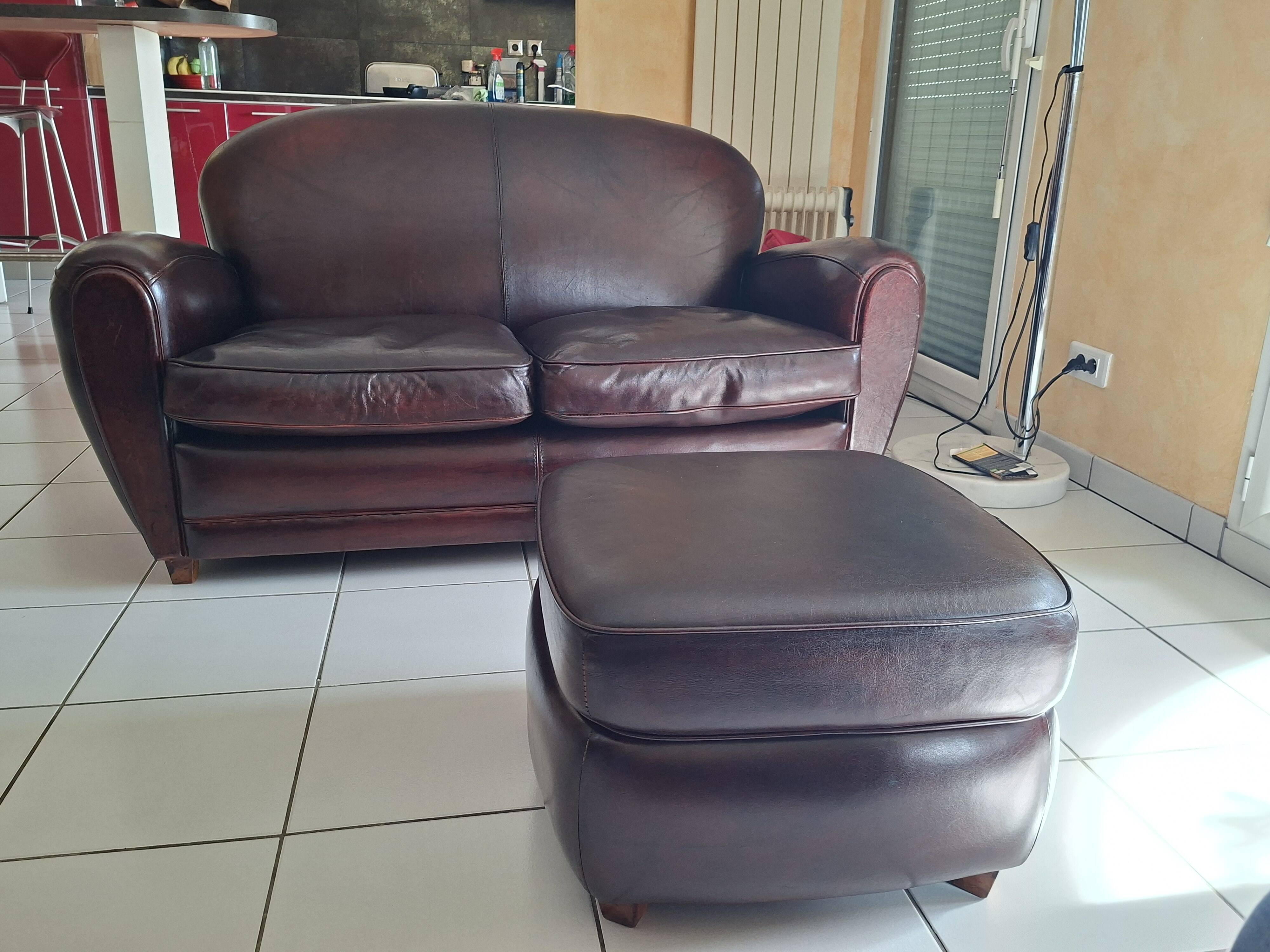Club chair and sofa set
