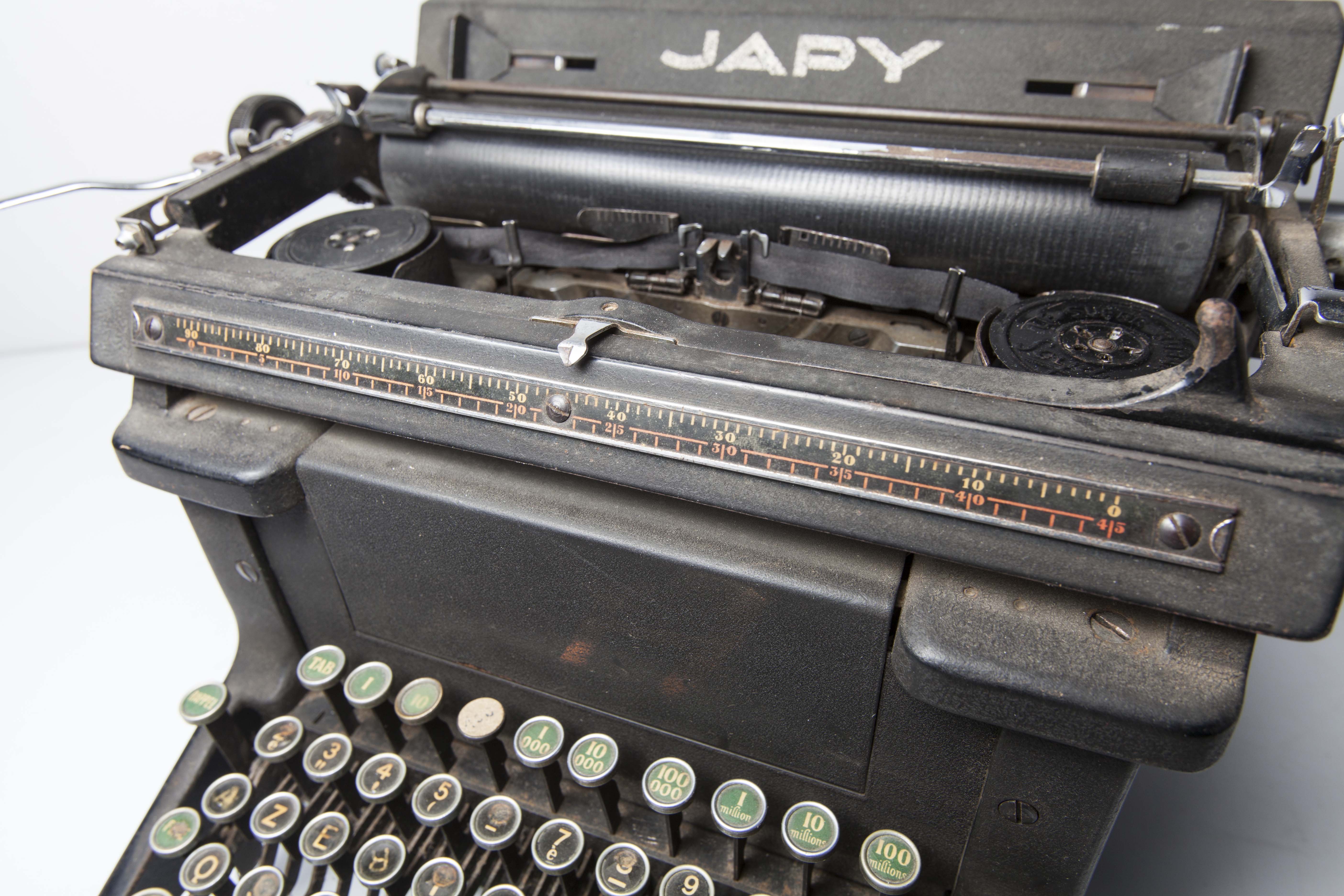 Machine à écrire Japy 1940