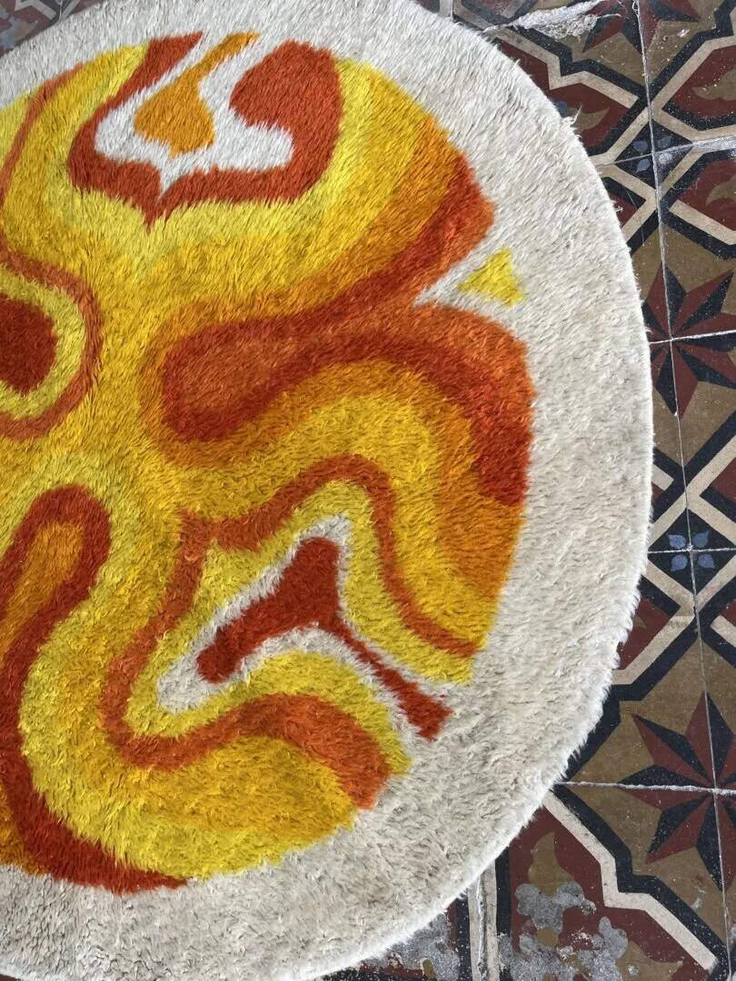 Desso vintage round carpet