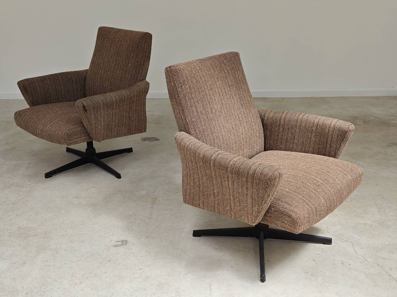 Paire de fauteuils pivotant Tchécoslovaquie 1960