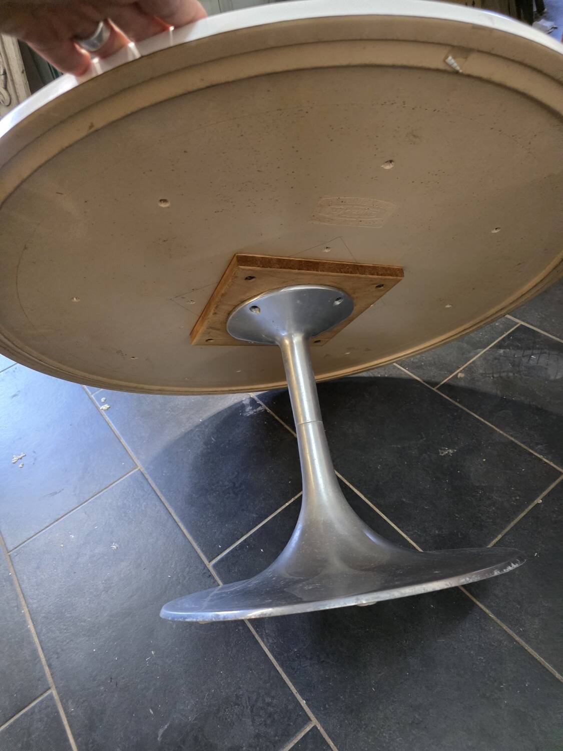 Table Basse Vintage pied tulipe par Werzalit des années 70