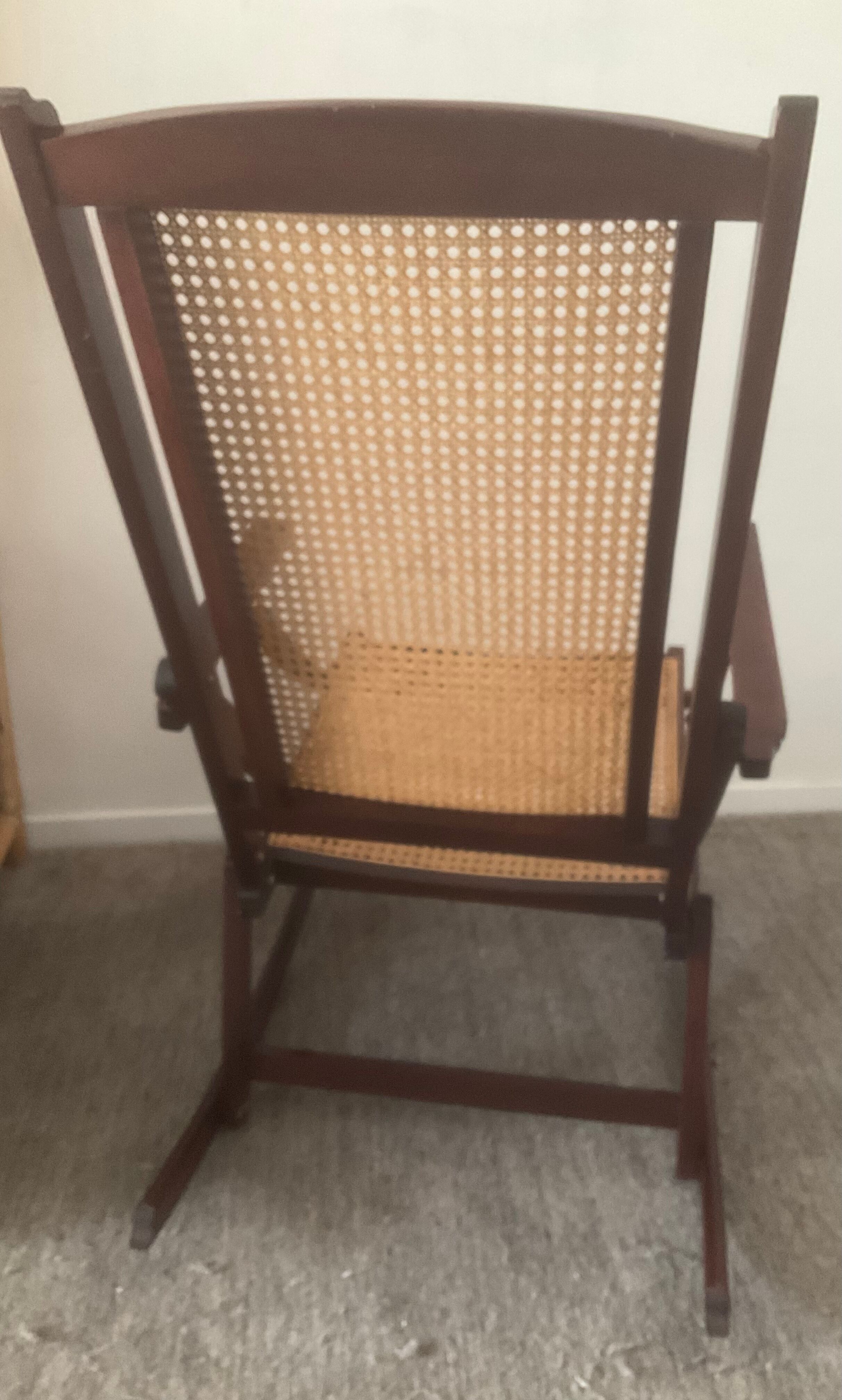 Folding wooden rocking chair and cannage from the 70s