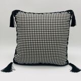 Square cushion, cover and insert, black and white. Model "Tatiana".