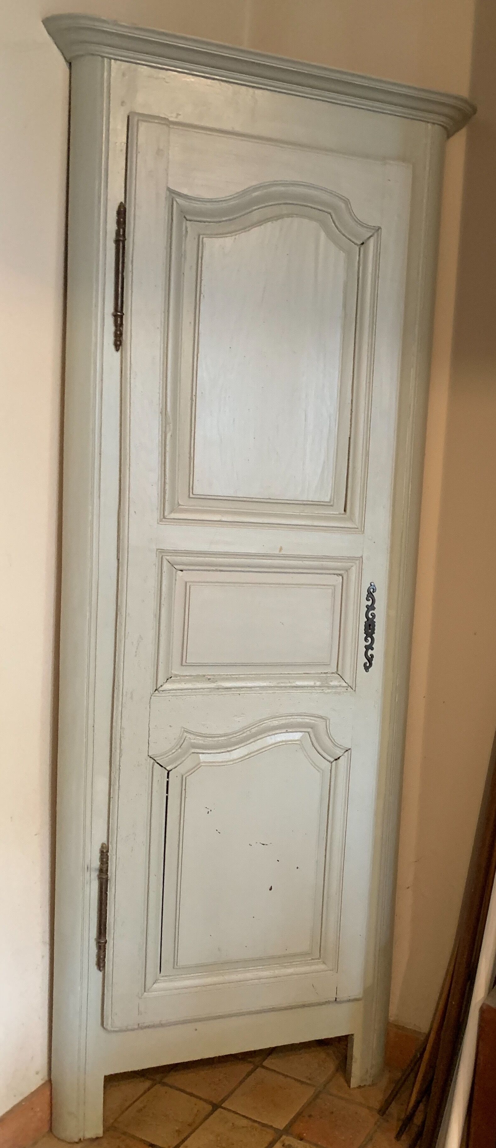 Painted old notch