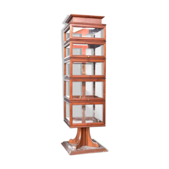 Étonnante vitrine tournante en merisier  années 50