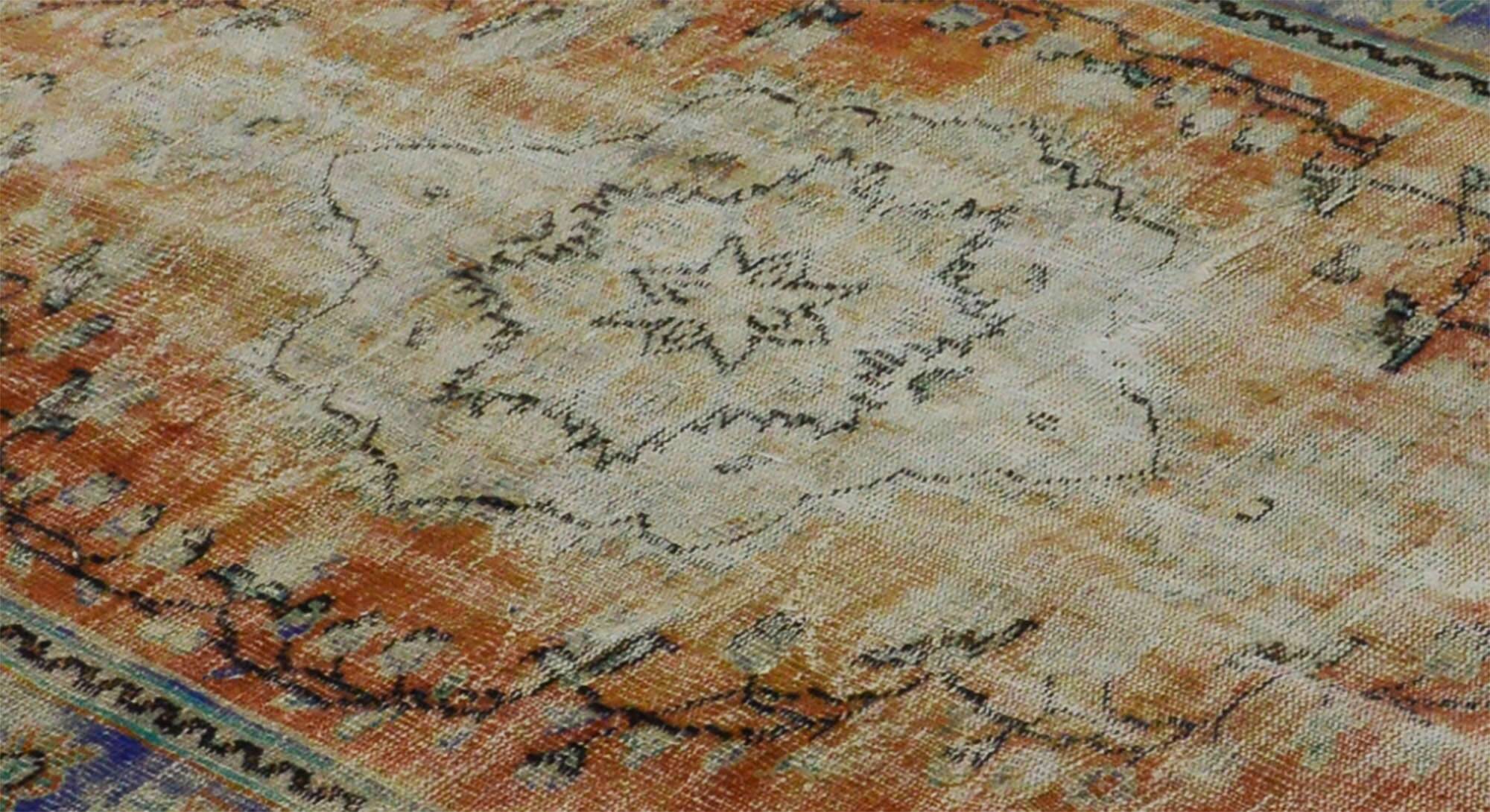 One-of-a-Kind Turkish Handwoven Vintage Rug - Timeless Vintage Elegance 275x 180 cm