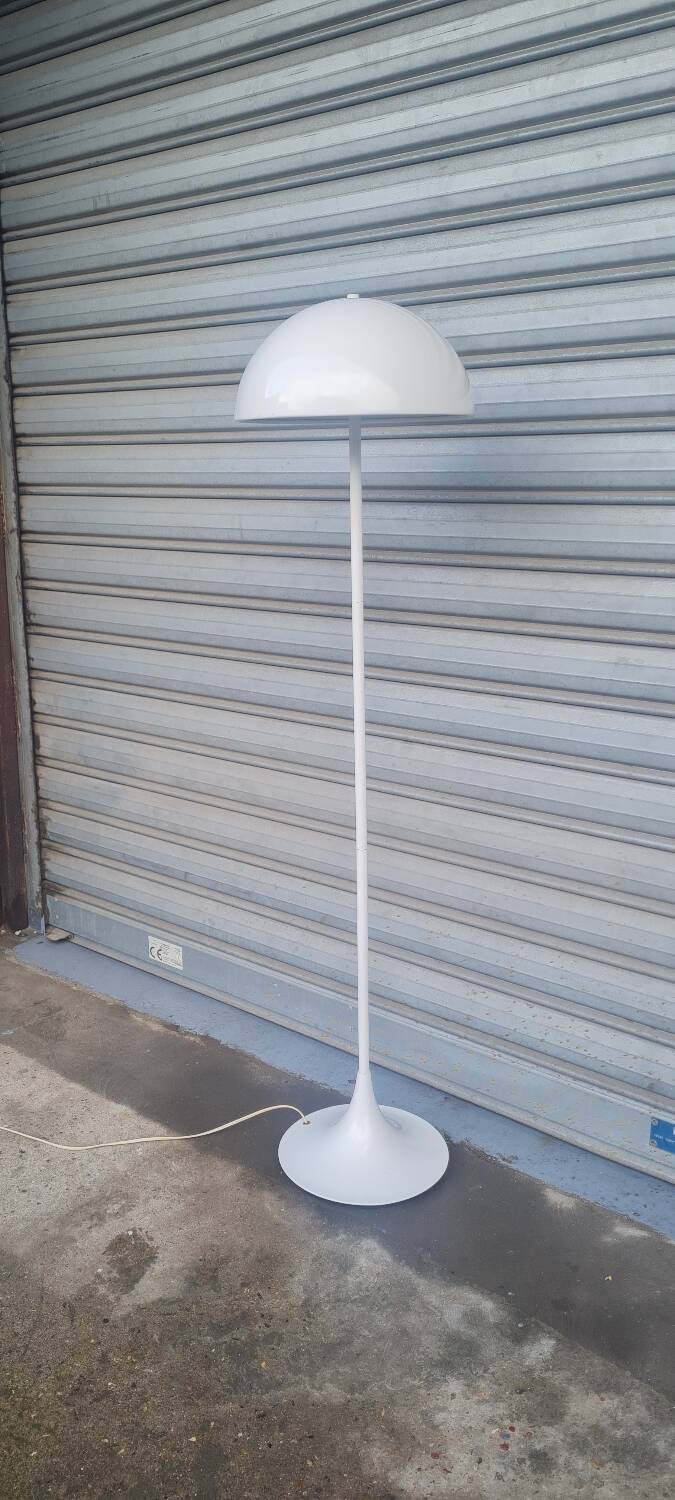 Lacquered metal floor lamp from the 80s