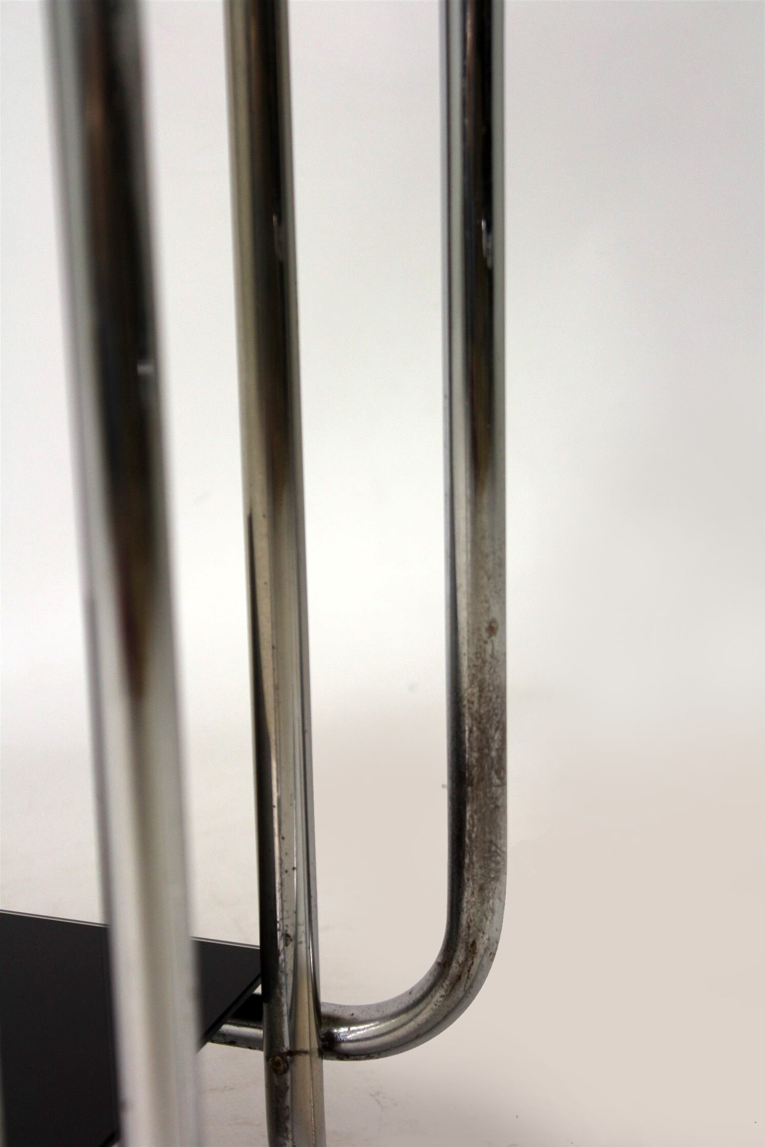 Bauhaus chromed tubular steel shelf, 1940s