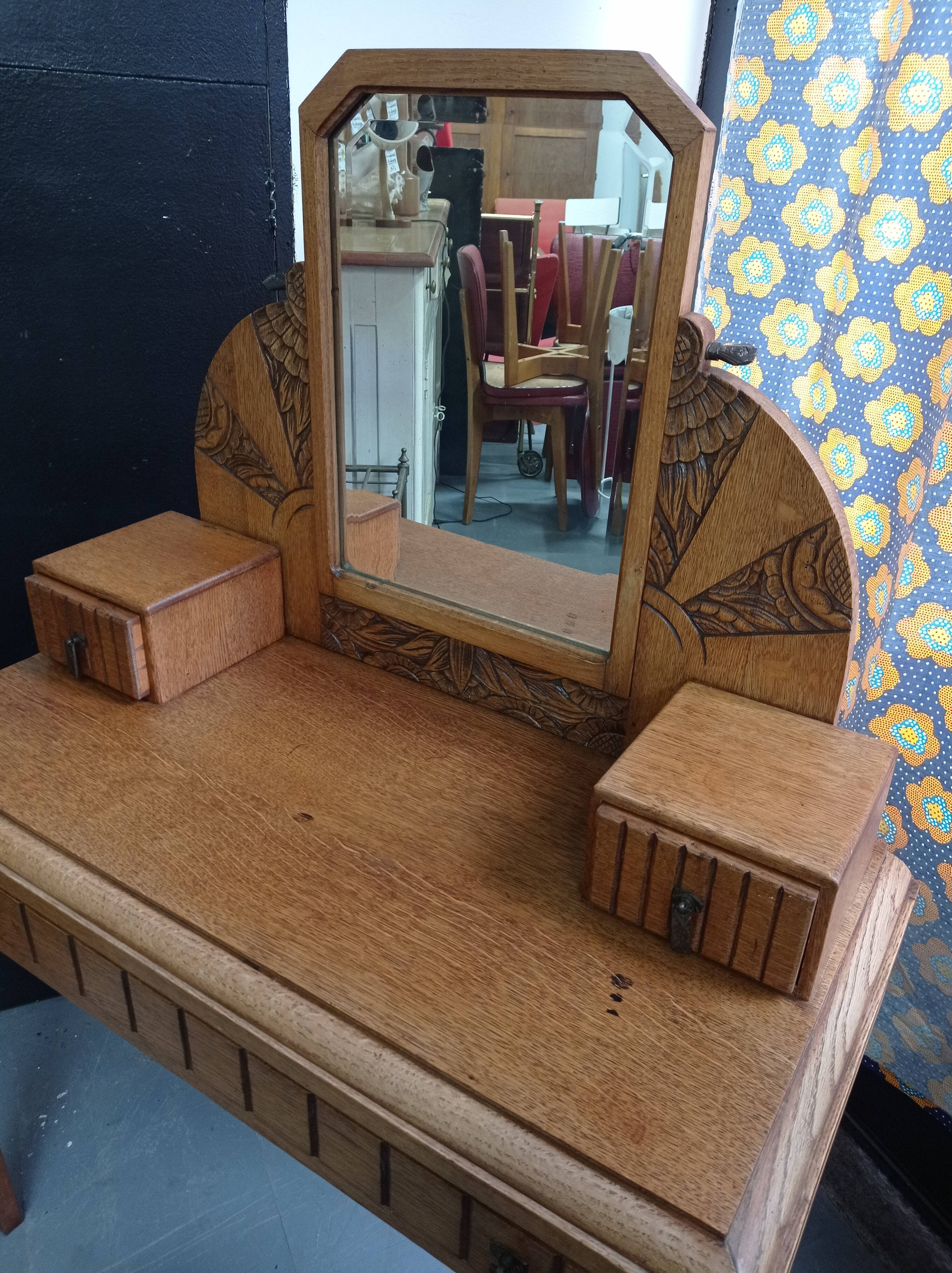 Art Deco hairdresser