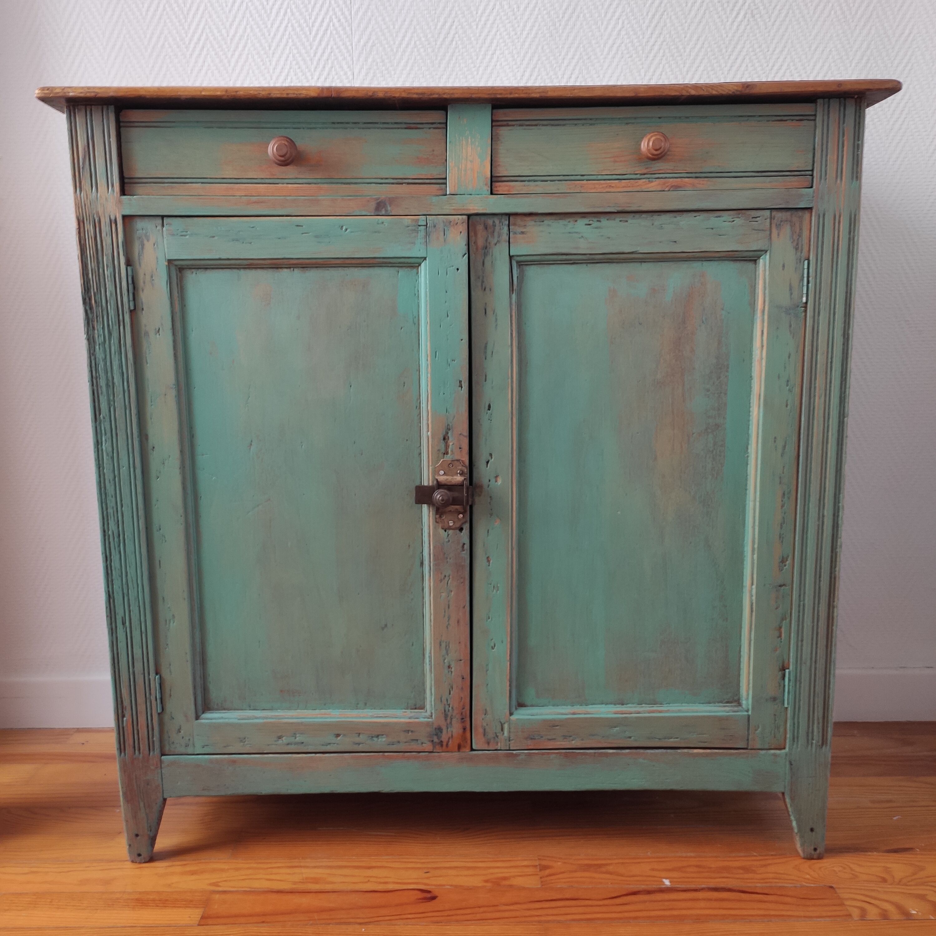 Parisian kitchen sideboard