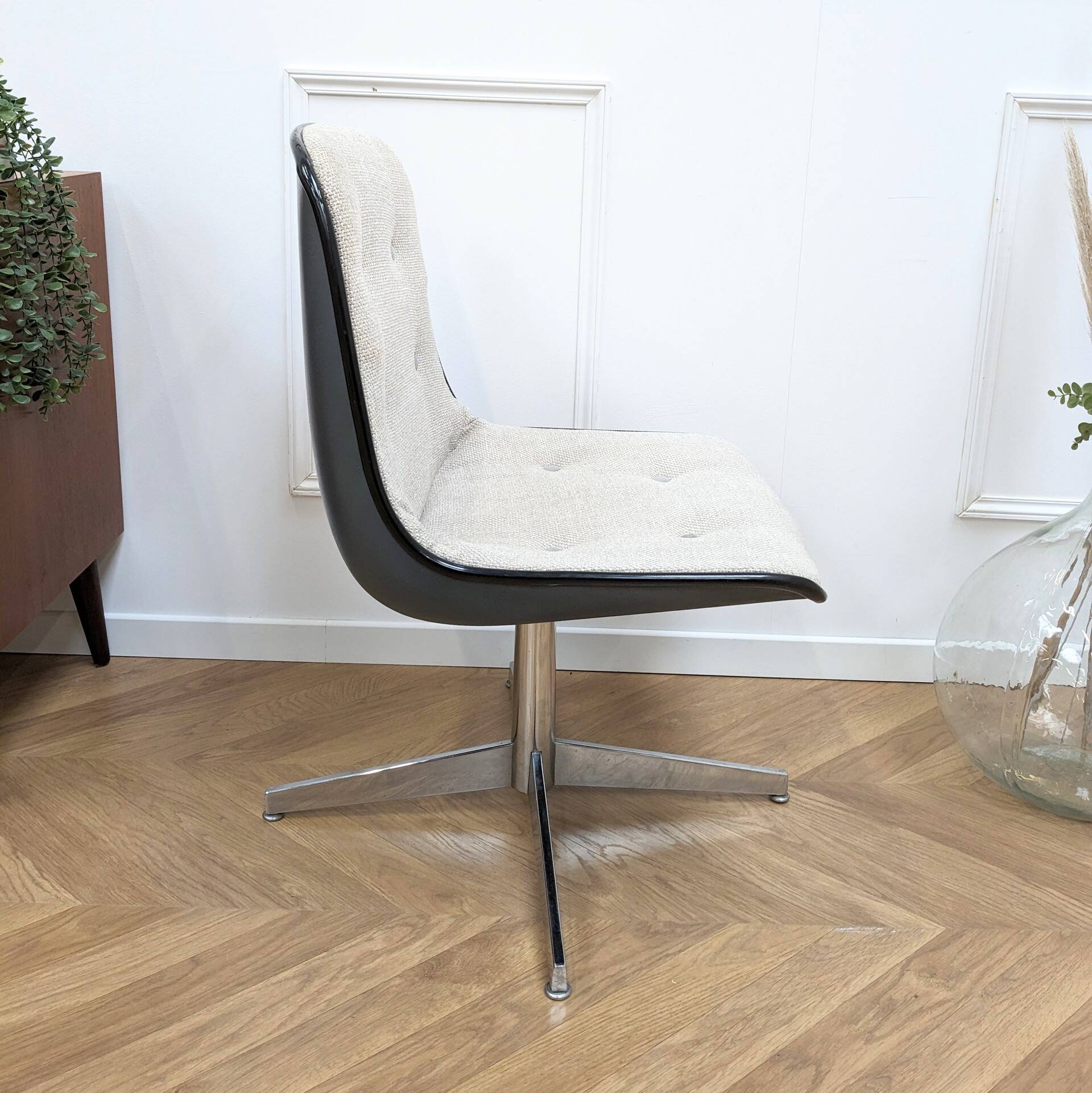 Model 451 armchair by Randall Buck