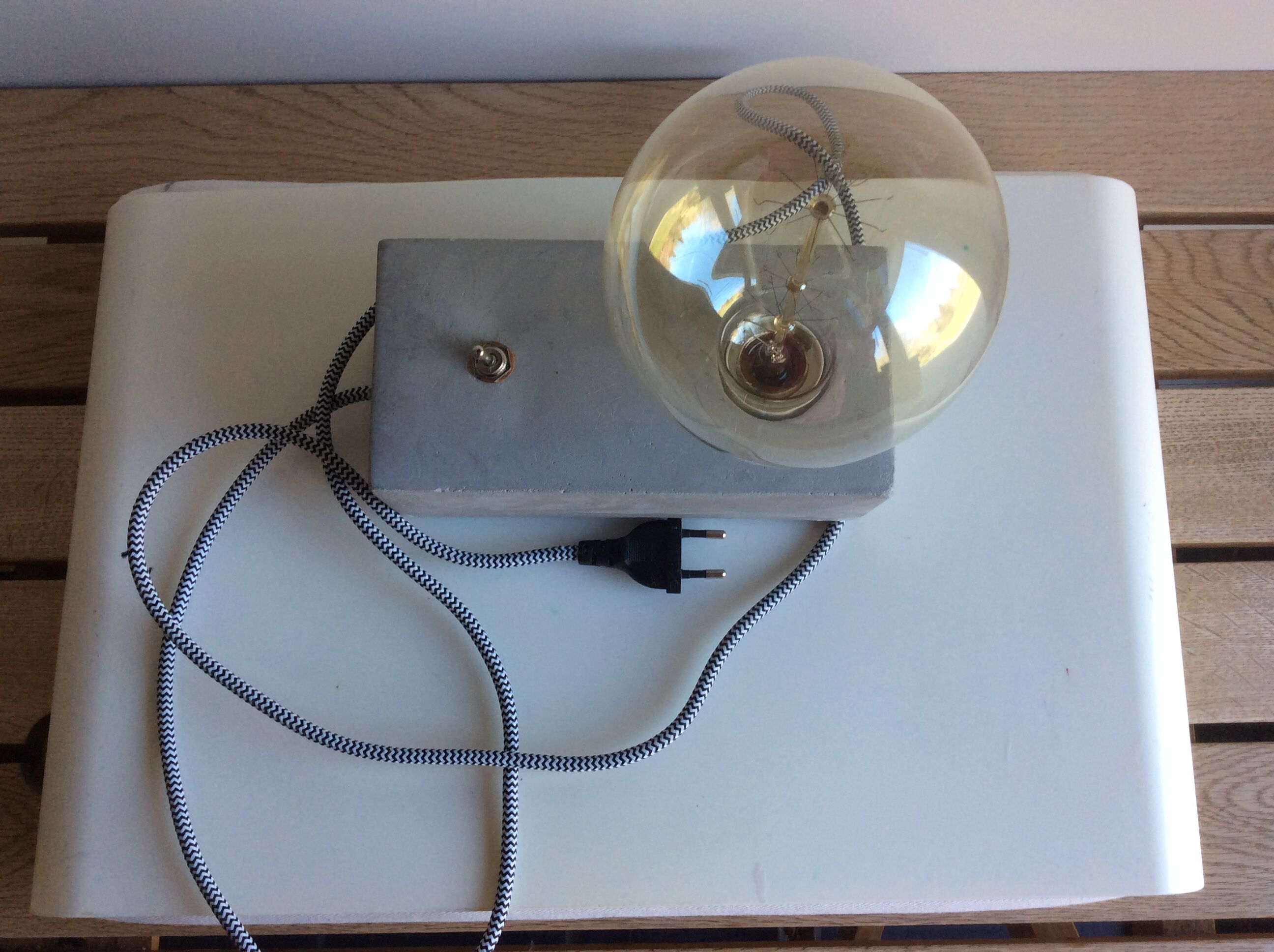 Lampe en béton