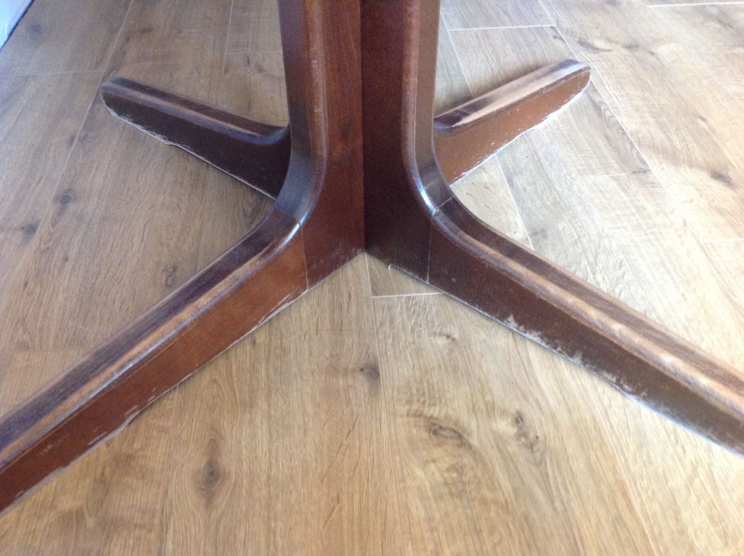Scandinavian round elm table by Lb