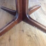 Table scandinave en orme ronde par Lb