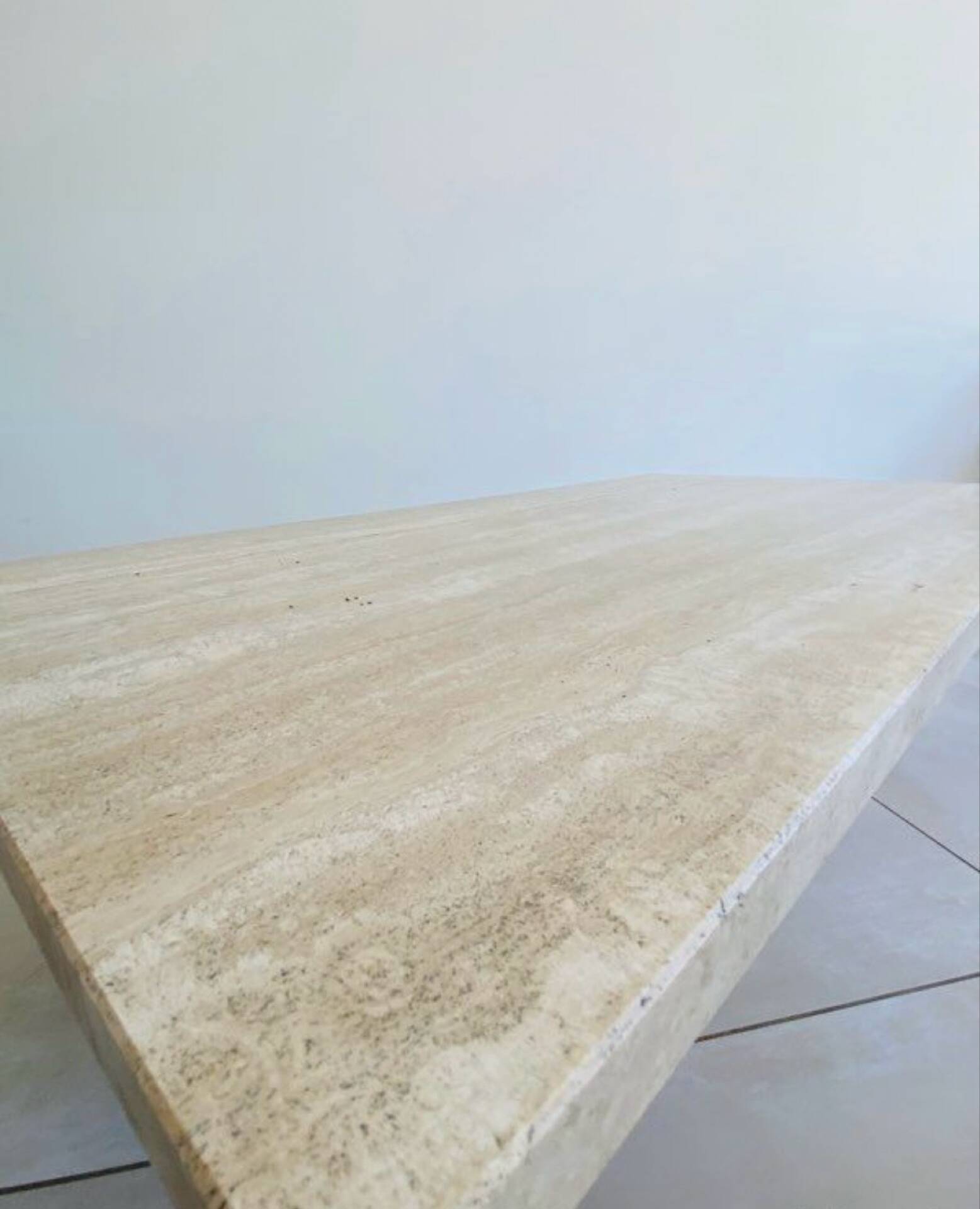 Table basse en travertin