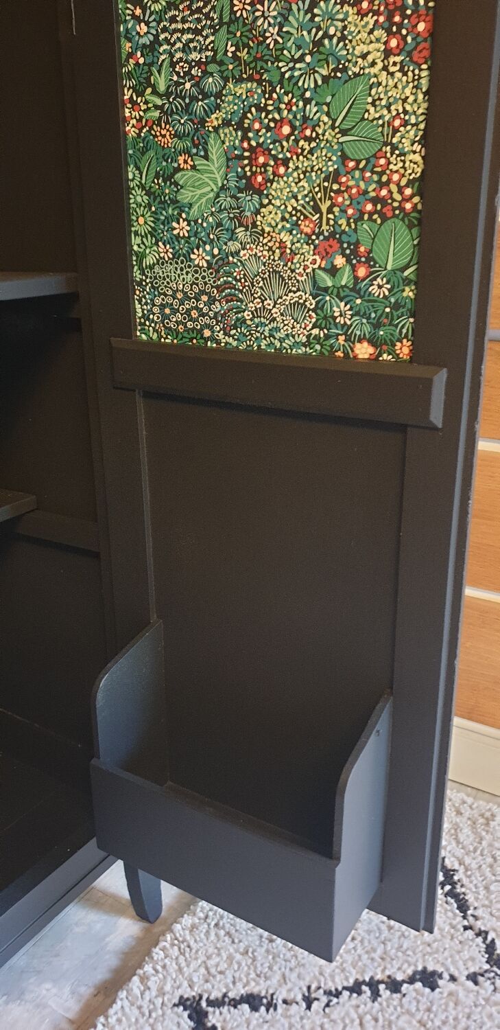 Parisian kitchen cabinet