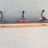 Ecru solid teak coat hook with 3 cast iron hooks