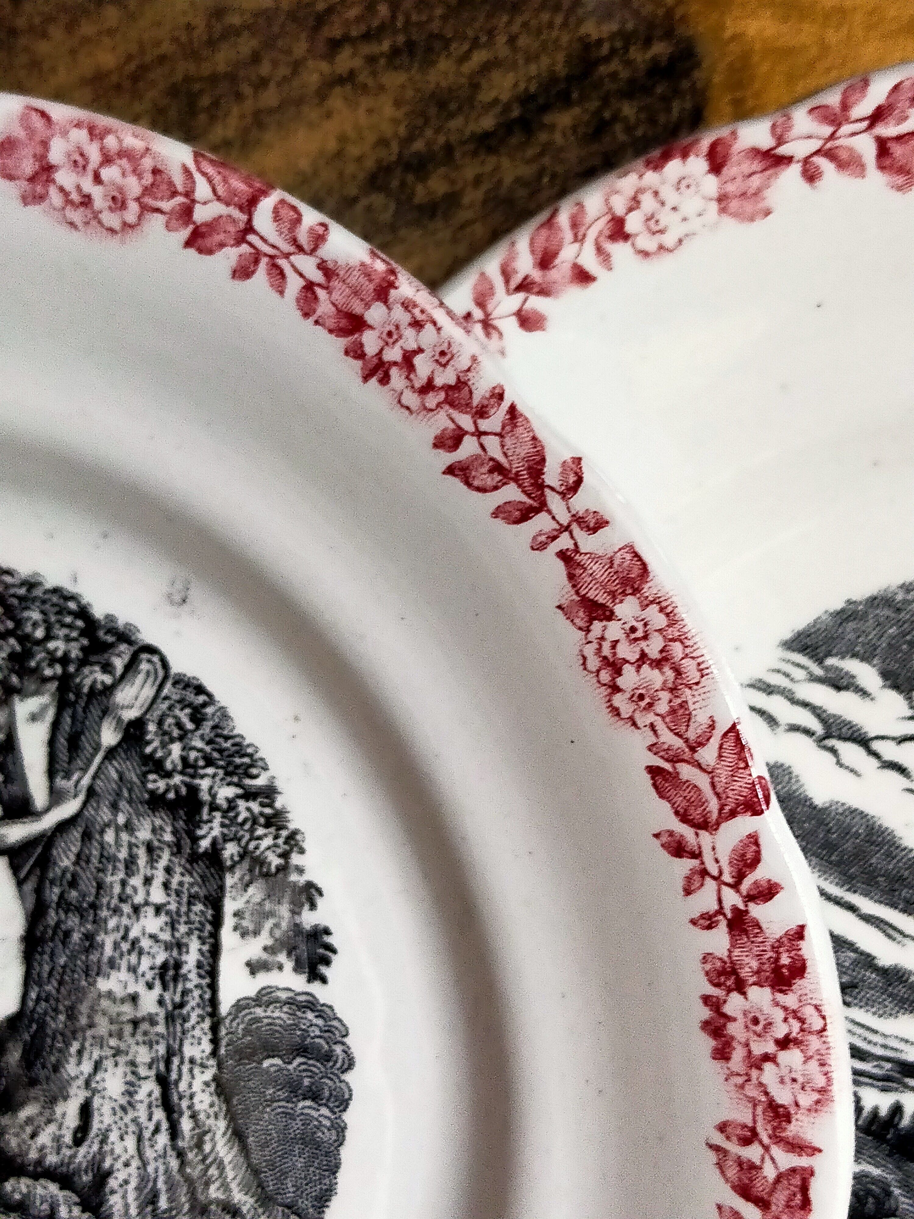 Six speaking dessert plates from Choisy-le-Roi