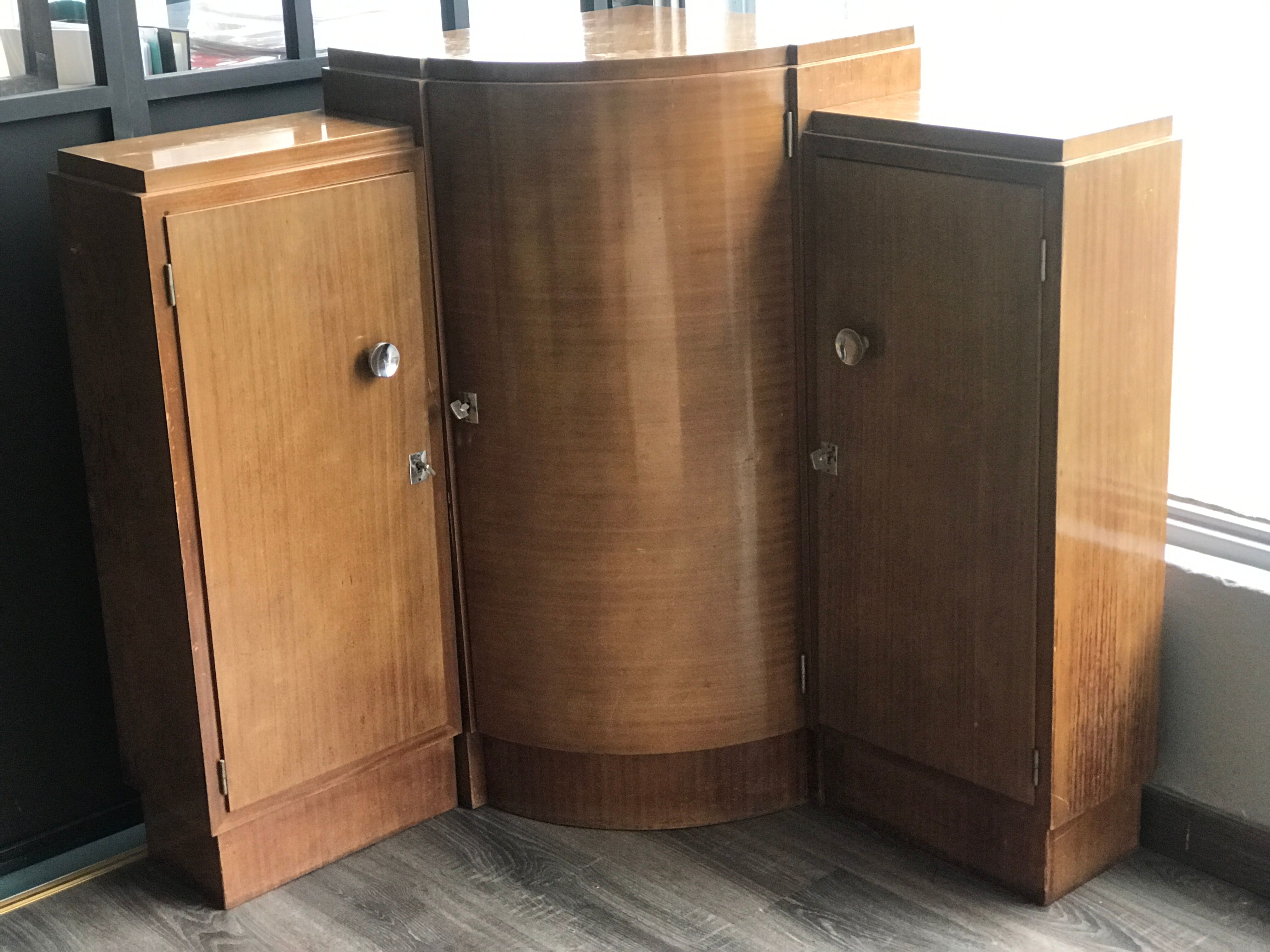 Art Deco 30s corner buffet bar