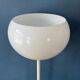 Lampadaire blanc vintage du milieu du siècle de style Guzzini de l'ère spatiale