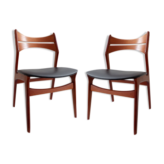 Un lot de deux chaises danoises modele 310 d'Erik Buck, 1960