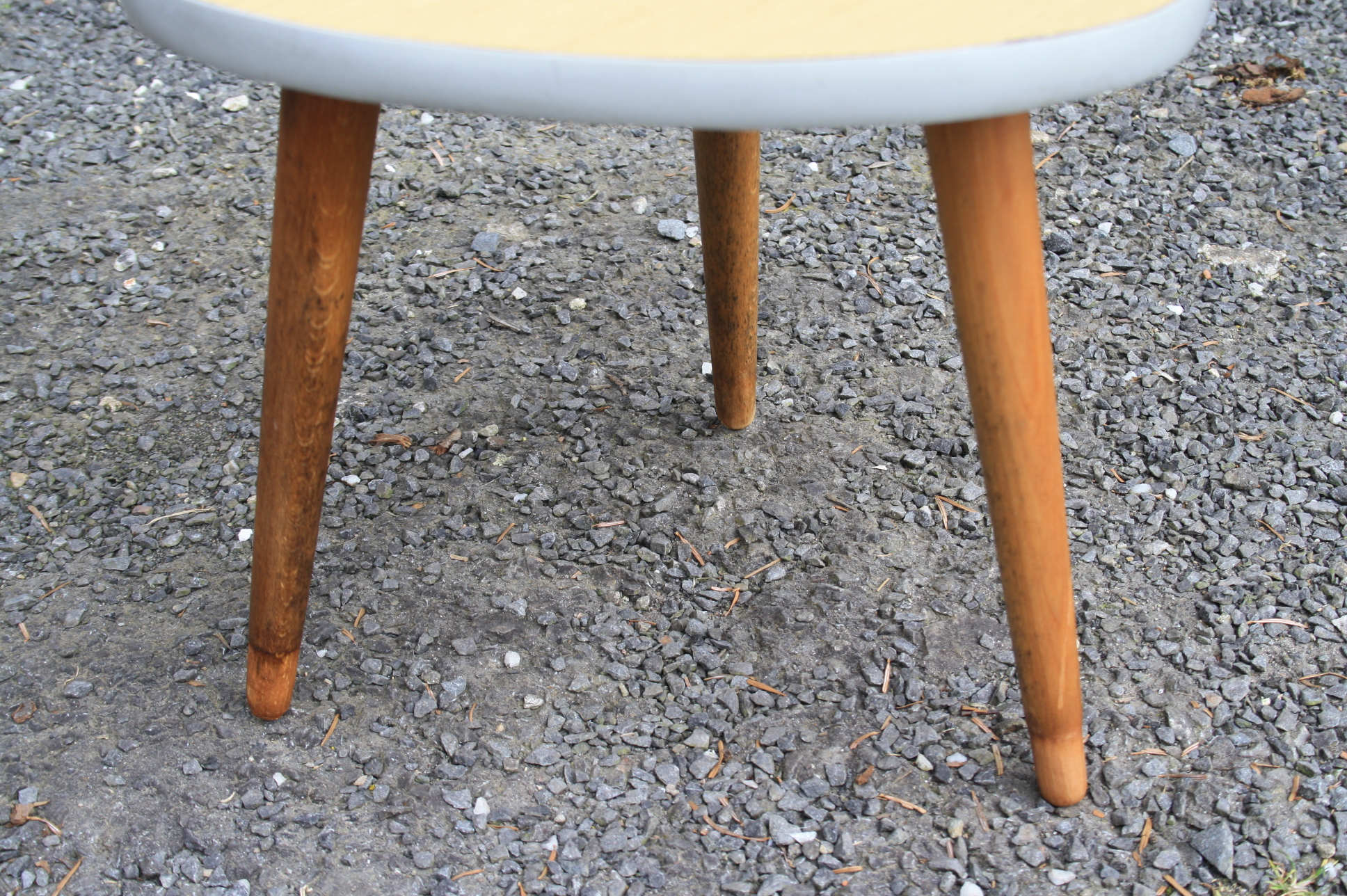Porte-plantes, table tripode vintage