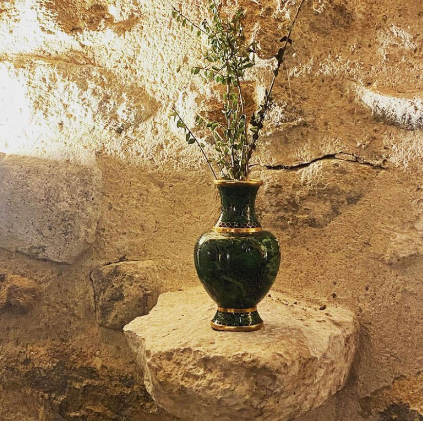 Metal vase partitioned