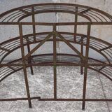 Half-moon plant holder