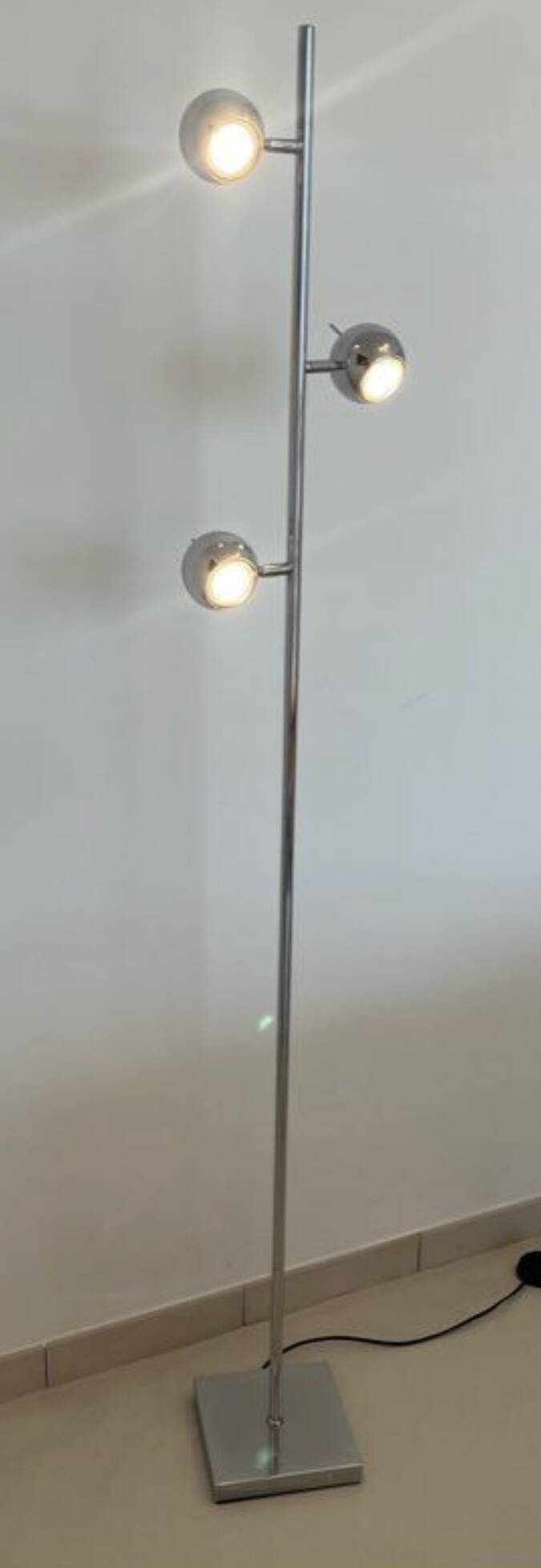 Seylumiere eyeball floor lamp