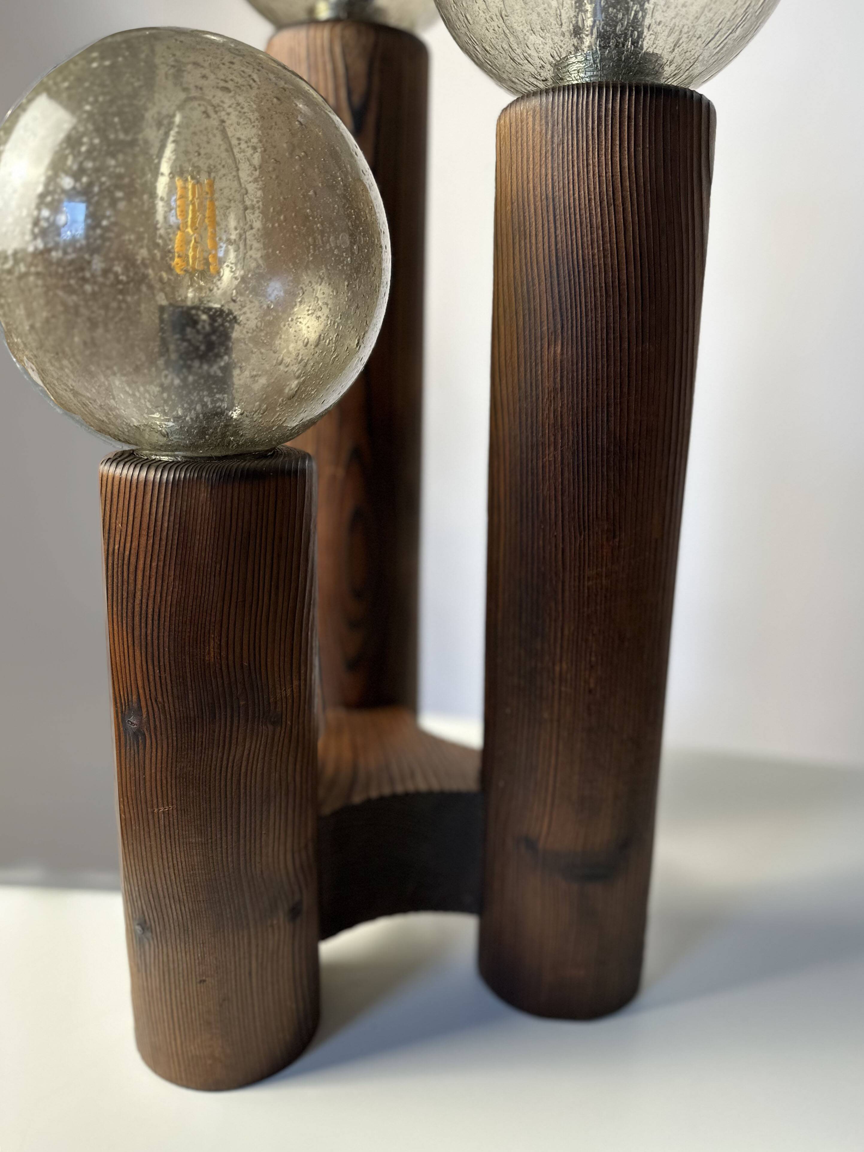 Vintage 'Model 19' Temde Leuchten table lamp in wood and hand blown glass