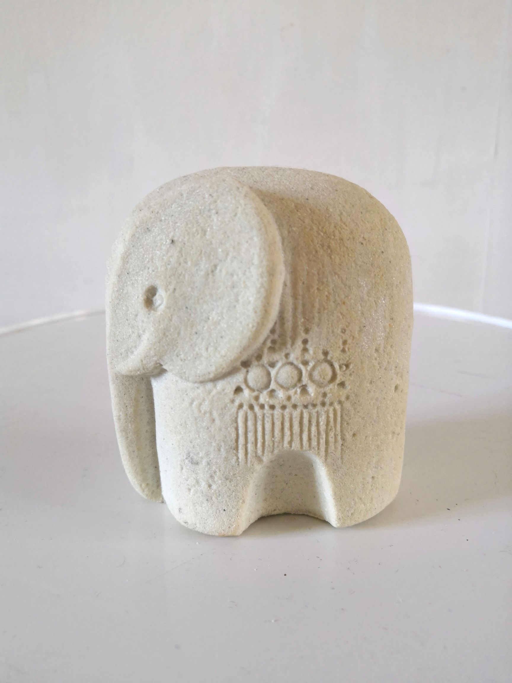Paper press sculpture elephant Marbell Stone art belgium design 70s
