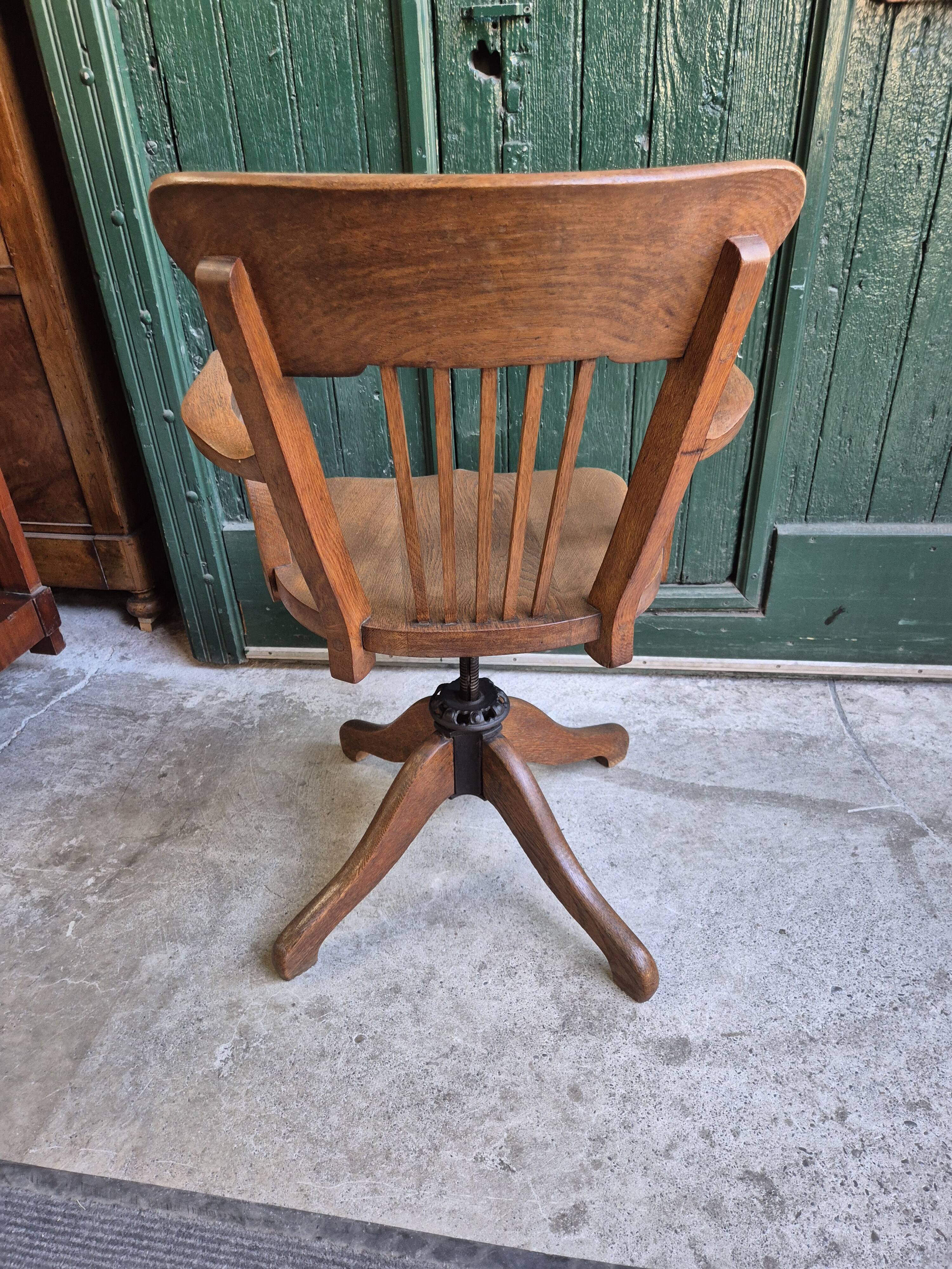 Fauteuil de bureau americain en chene reglable 1950
