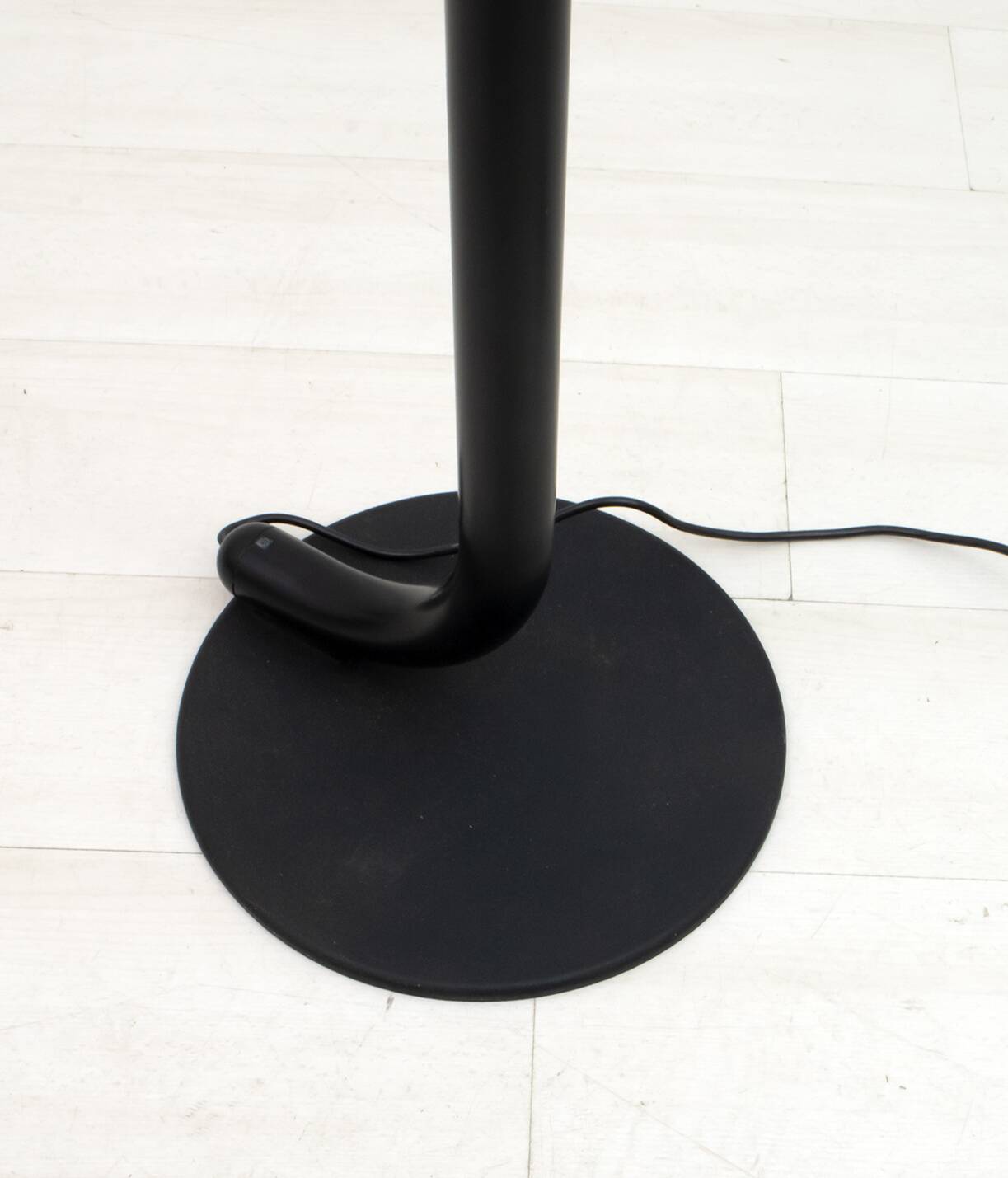 Toshiyuki Kita Italian Floor Lamp "Tomo" by Luci, 1985