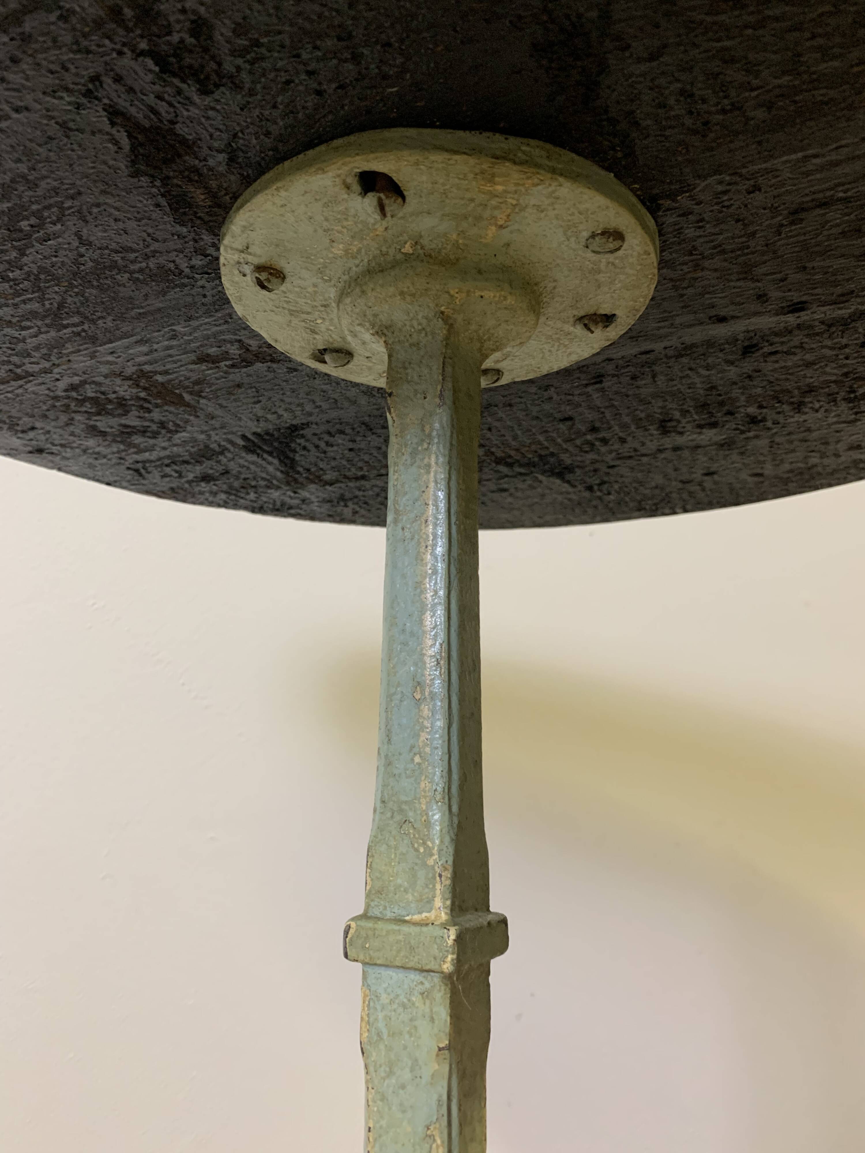 Petite table de bistrot type guéridon