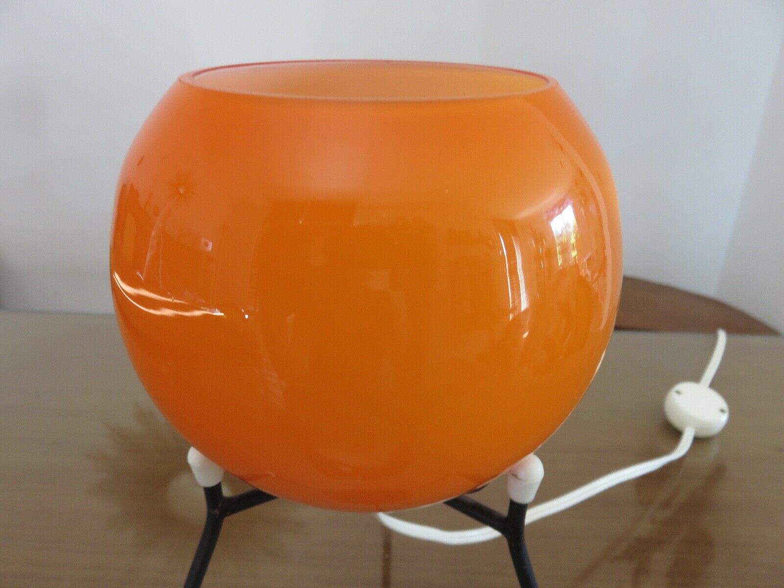 Tripod lamp "Sputnik" in orange opaline and black lacquered metal 60s 70s