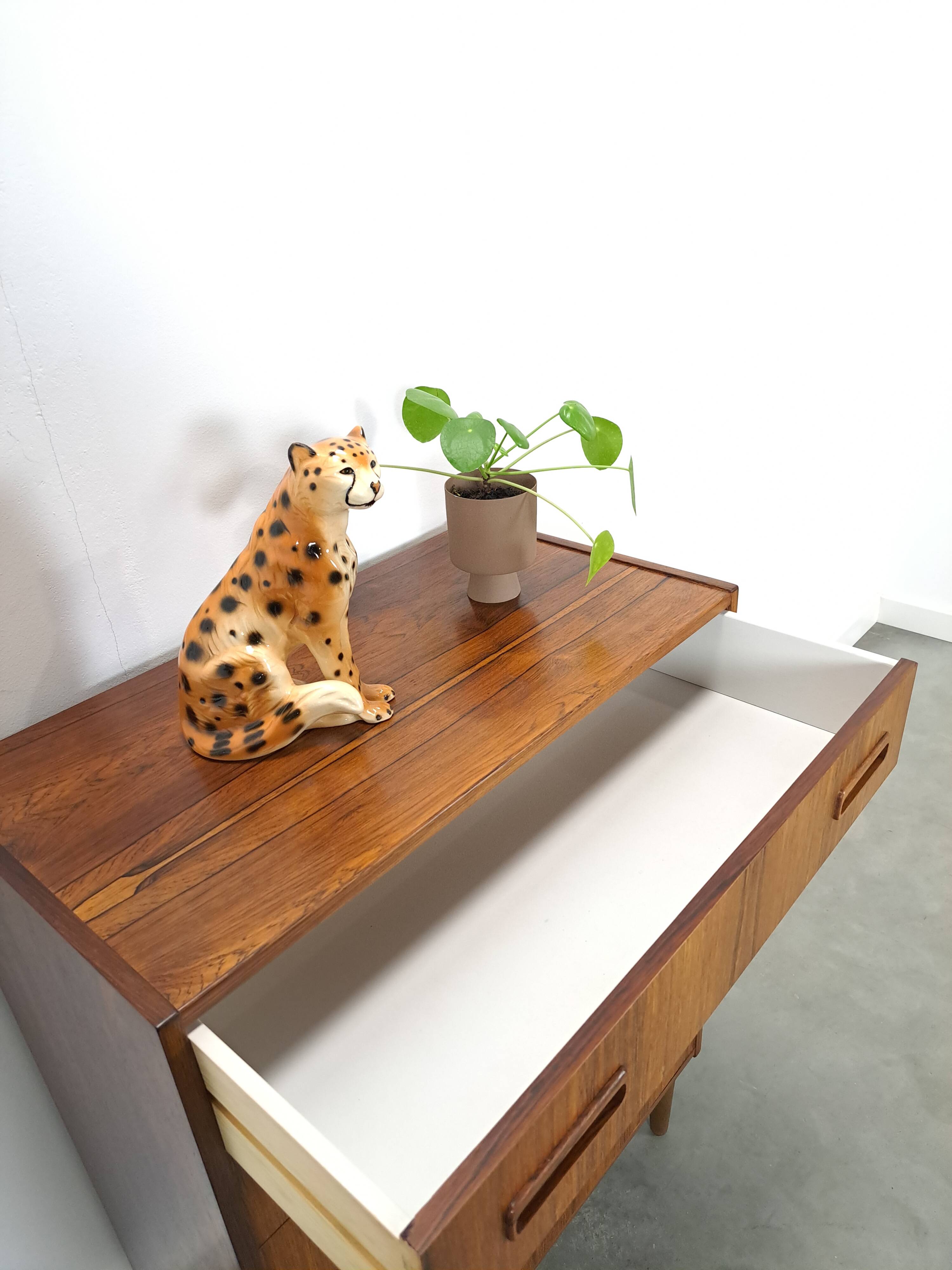 Mid-Century Deens Westergaards, Silkeborg palissander ladekast 6 lades