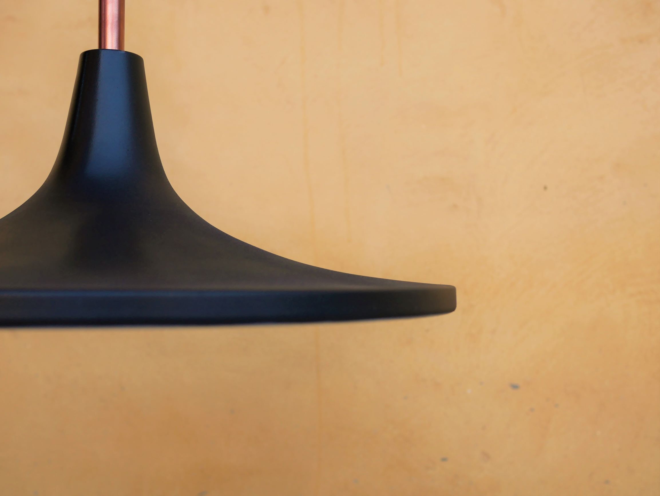 Vintage tulip hanging lamp in black metal and copper