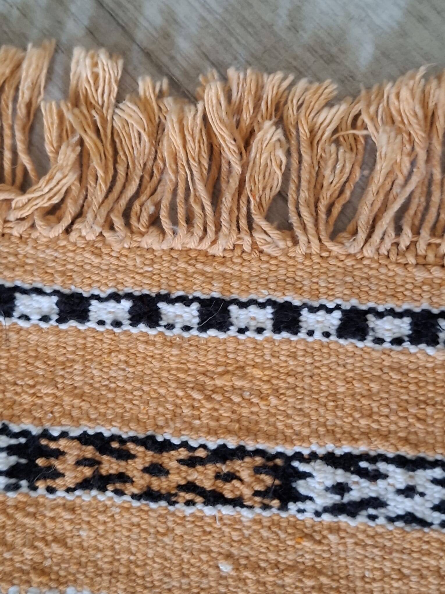 Small Berber Kilim Ochre Sand – Flat Weaving Hanbel – 77x150 cm