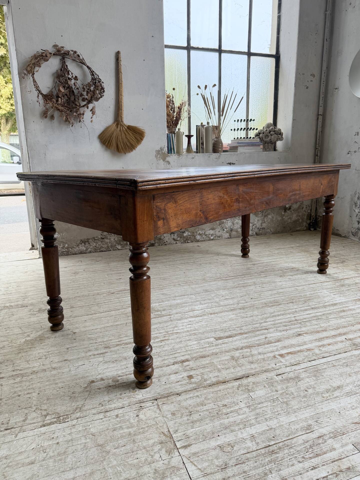 Table de ferme ou table de drapier noyer massif 1900