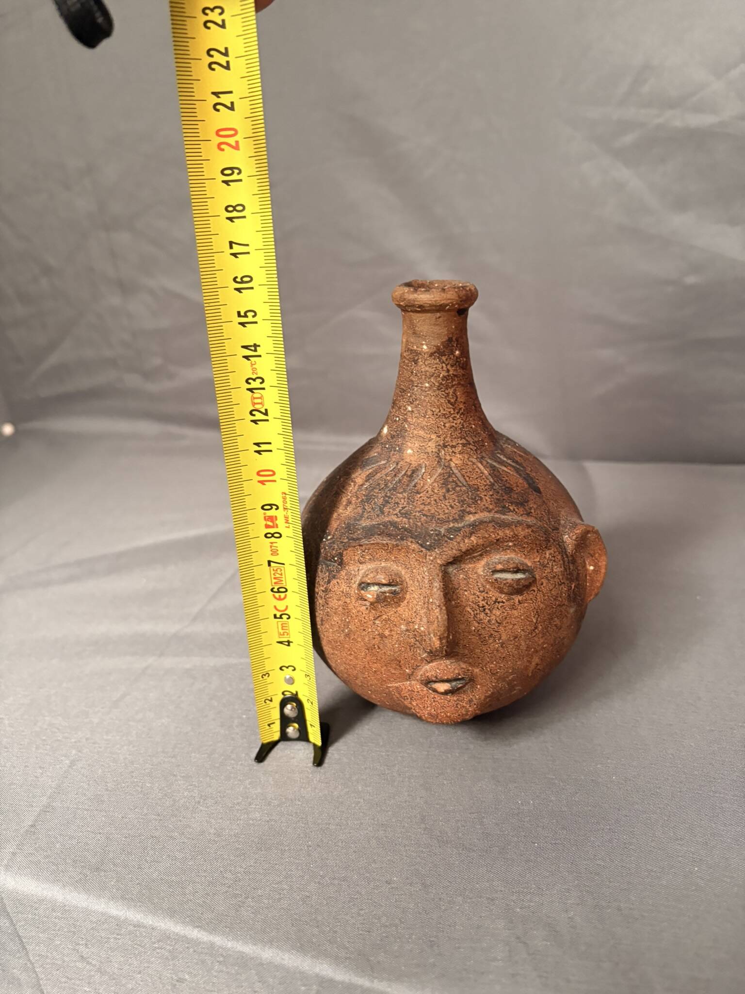 Soliflore vase Pre-Columbian vase Colombia Calima terracotta anthropomorphic