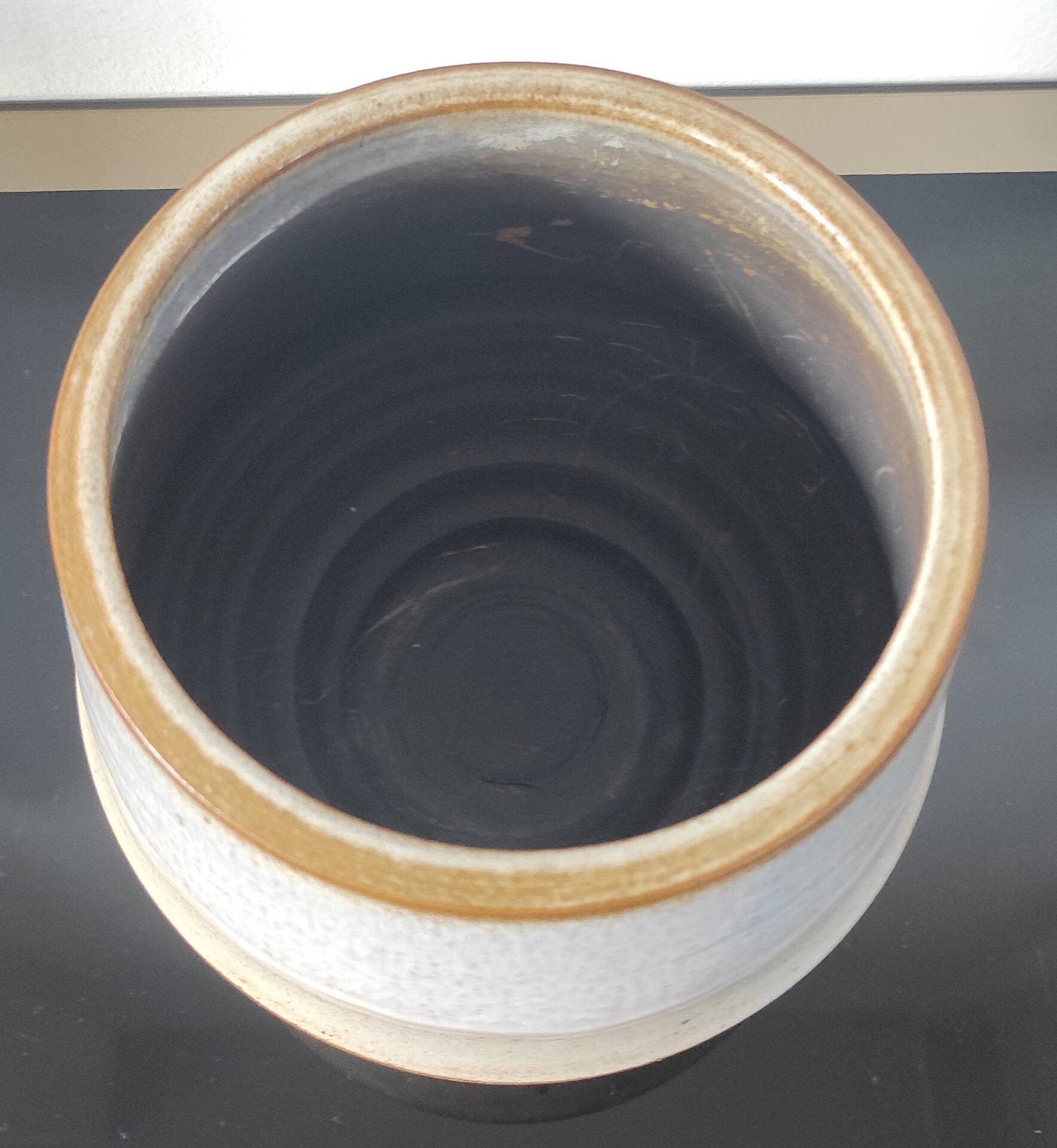 Vintage cache-pot in glazed stoneware
