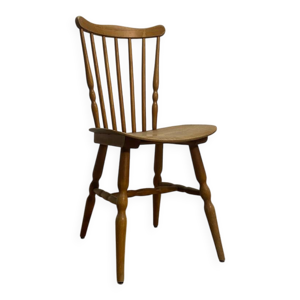 Chaise en bois ''occidentale