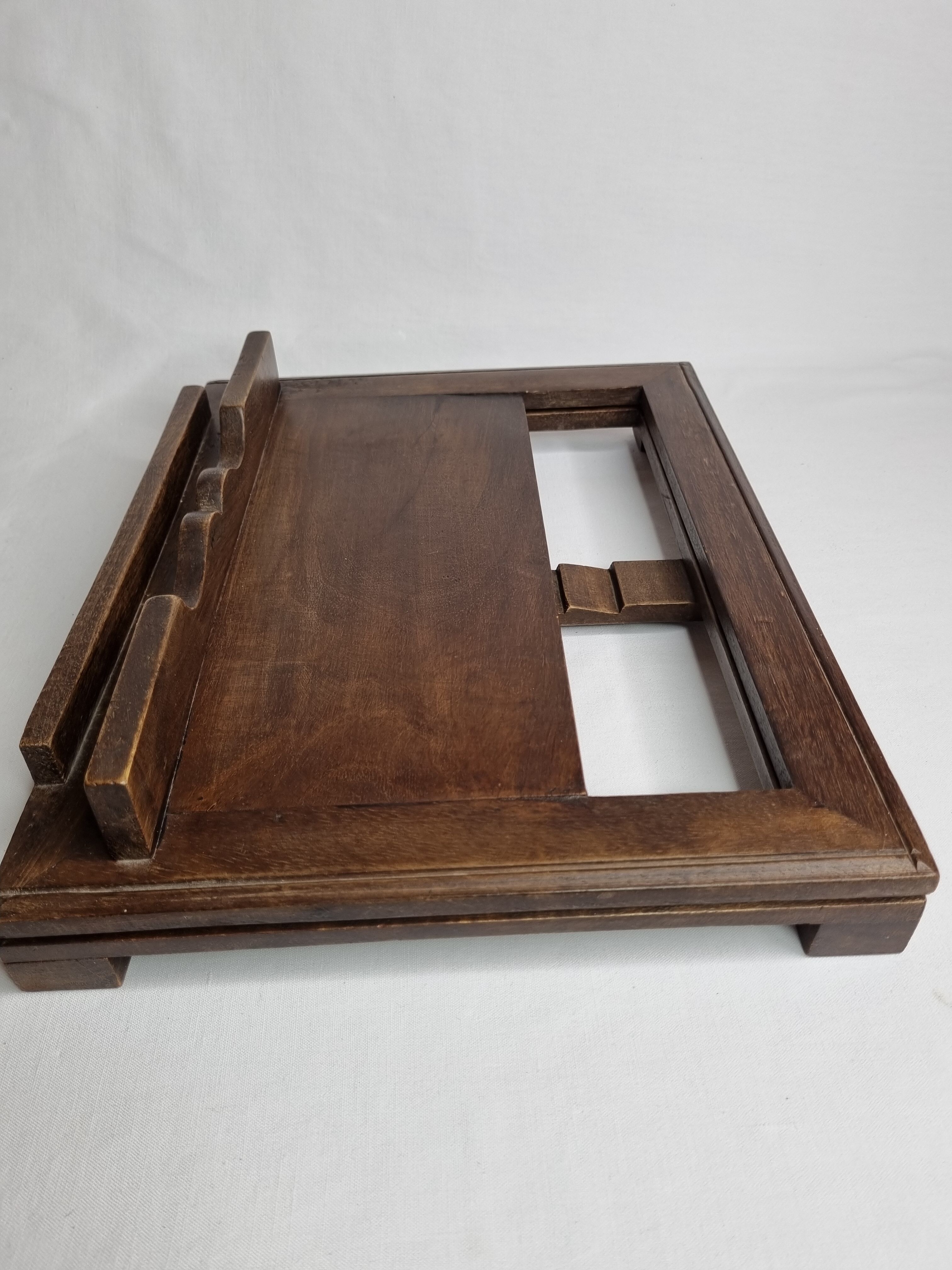 Solid wood reading desk, adjustable