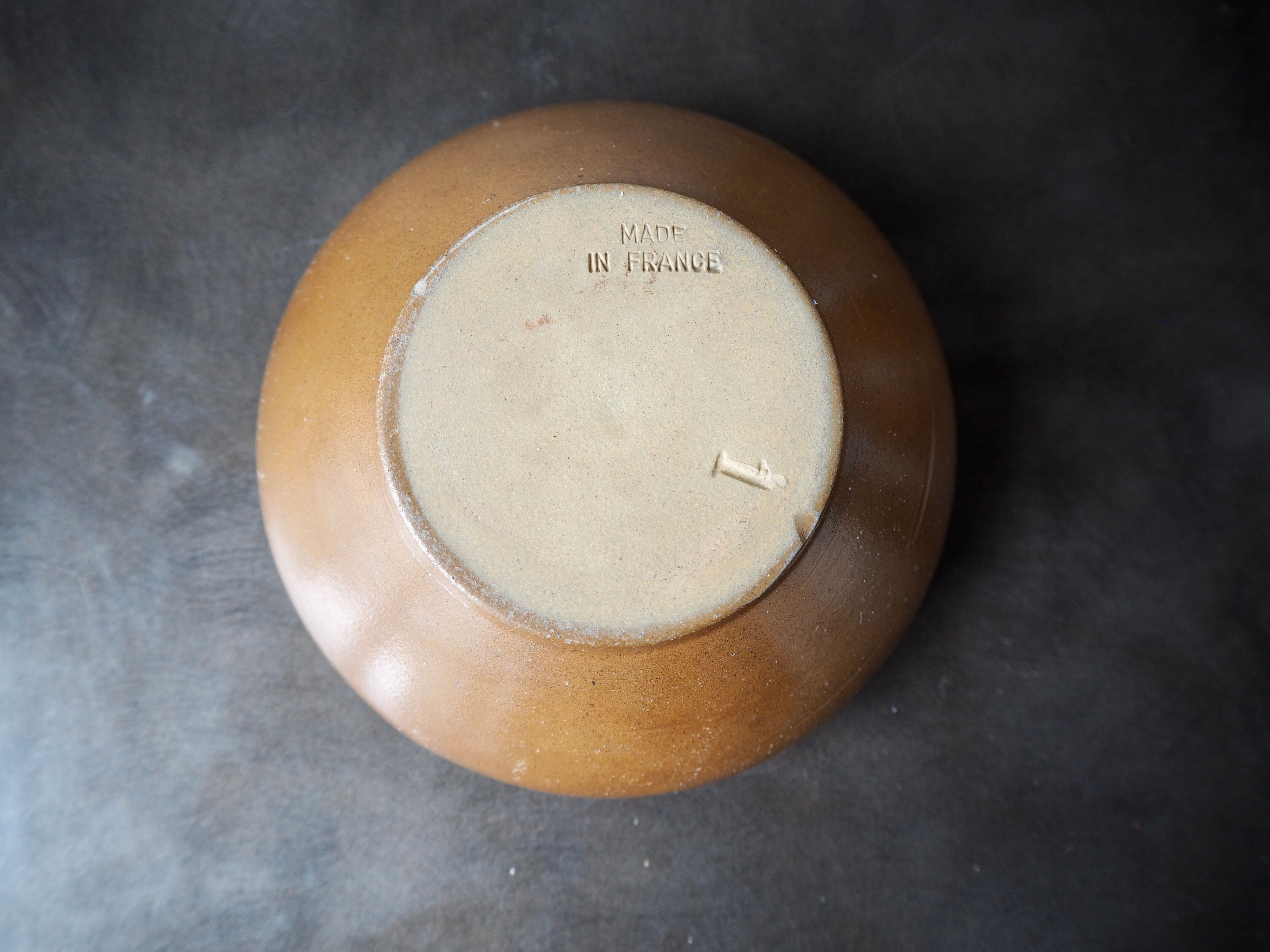 Pair of matte sandstone bowls