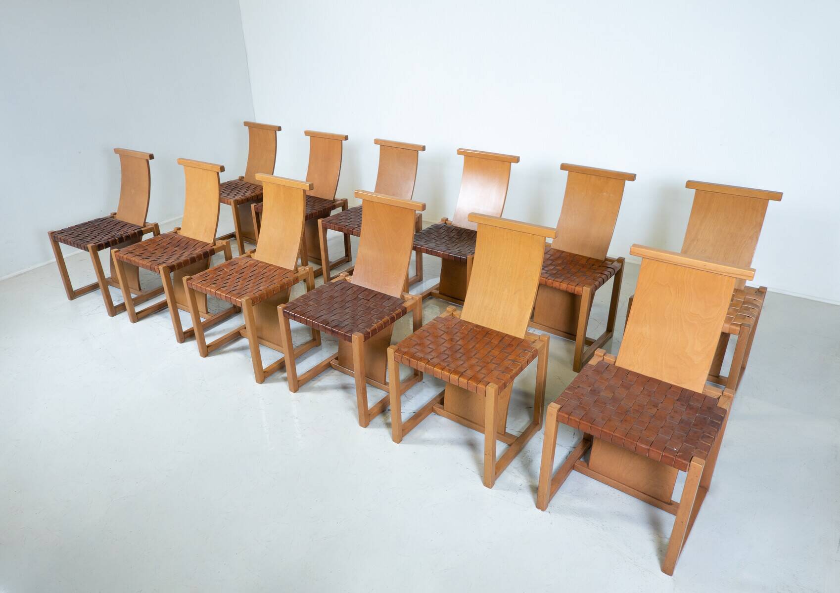 Mid-Century Modern Set of 12 Wood and Leather Chairs, Italy, 1950s