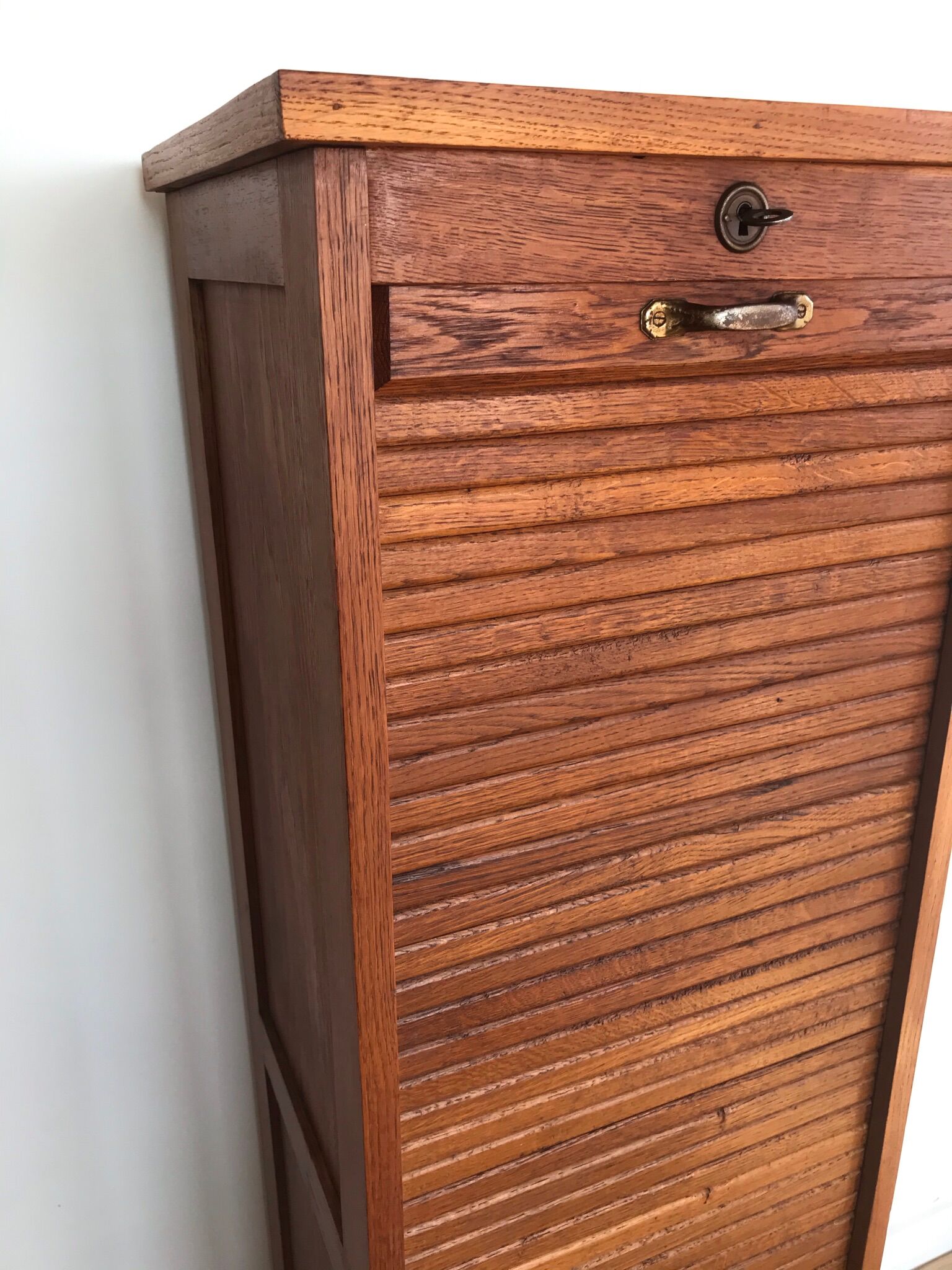 Vintage curtain binder in solid brown oak year 50