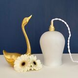 Vintage tulip ride in white opaline