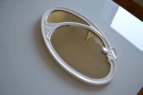 Miroir ovale style art nouveau Jugendstil en fonte de fer émaillée 49 x 29