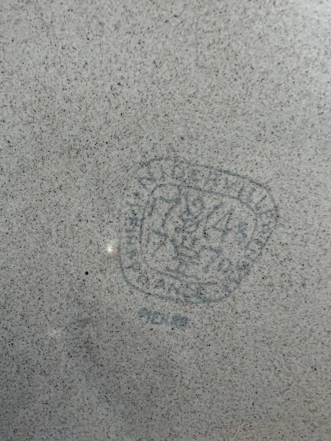 Niderville stoneware plate